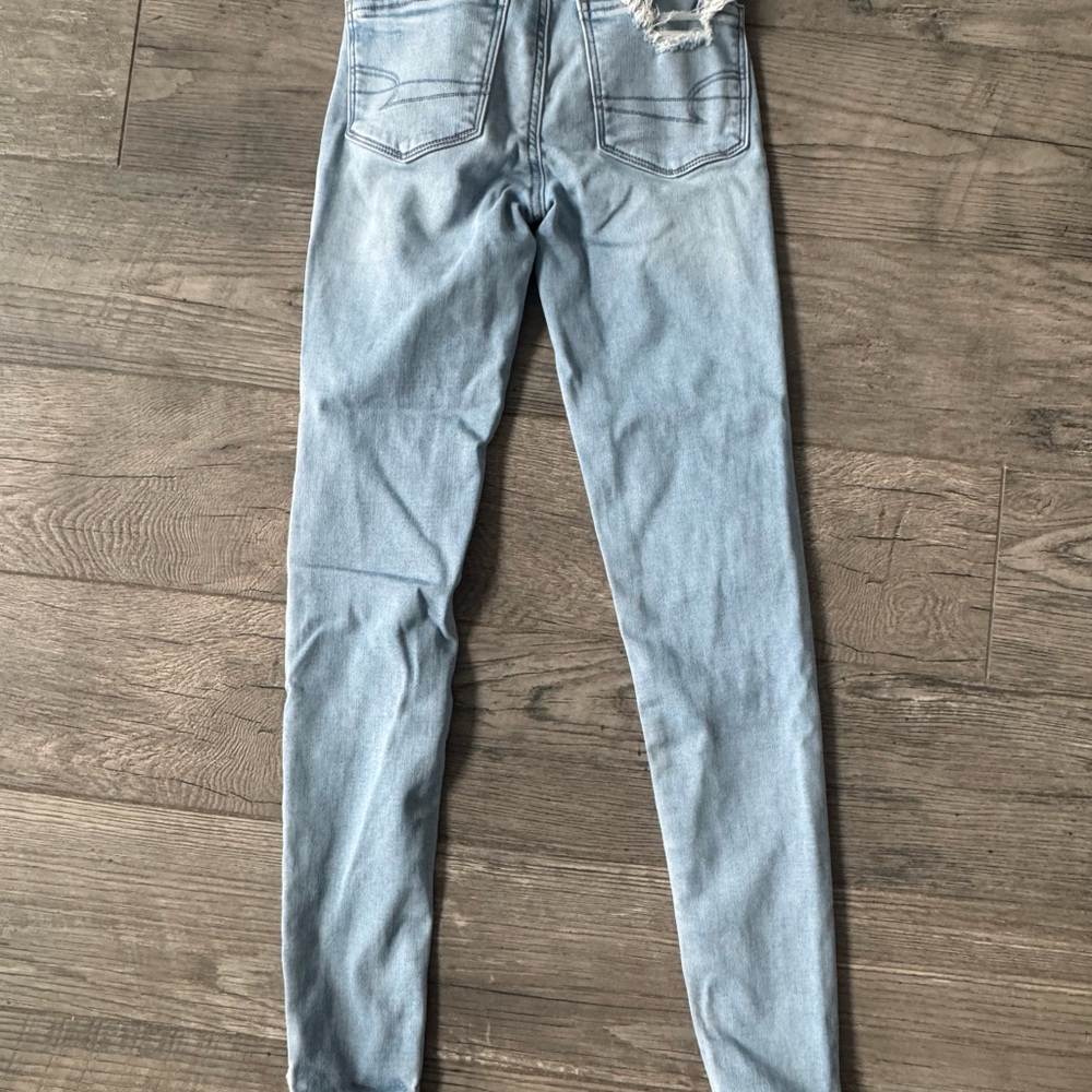 American Eagle Outfitters Light Wash Skinny Jeans - Picture 2 of 3
